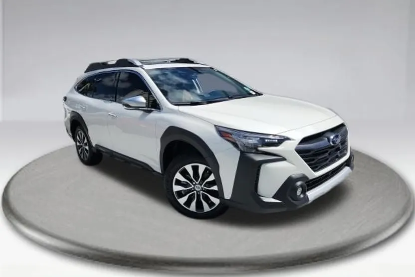 2023 Subaru Outback Touring XT photo 1