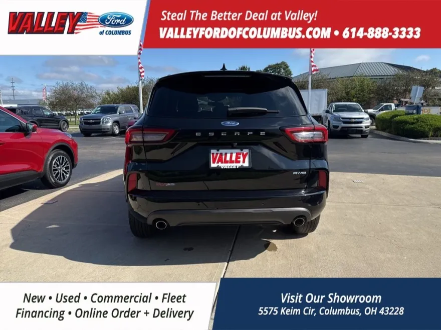 2023 Ford Escape ST-Line photo 1