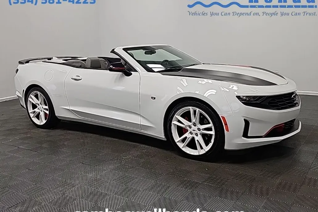 2023 Chevrolet Camaro 2LT photo 1