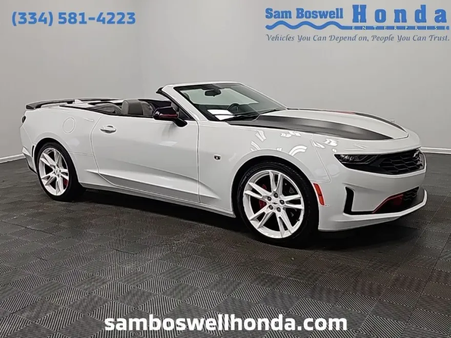 2023 Chevrolet Camaro 2LT photo 1