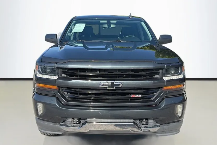 2017 Chevrolet Silverado 1500 LT2 photo 1