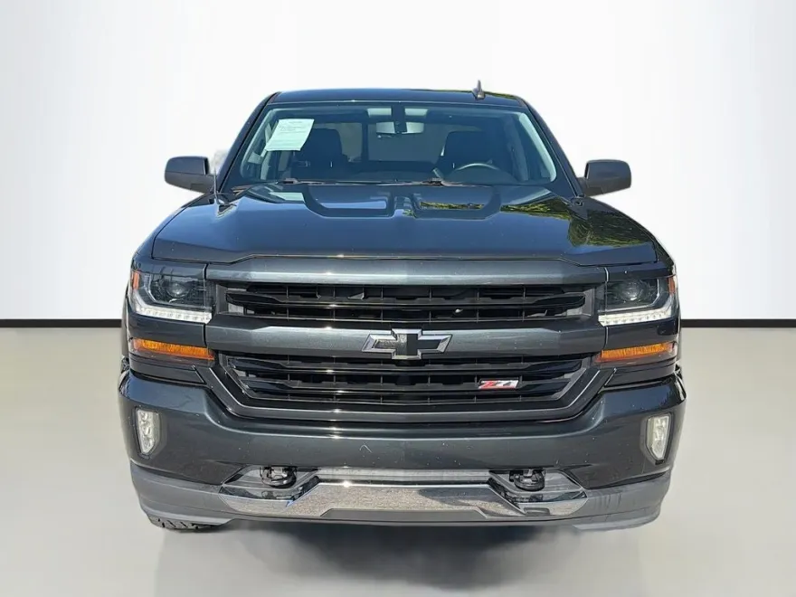 2017 Chevrolet Silverado 1500 LT2 photo 1