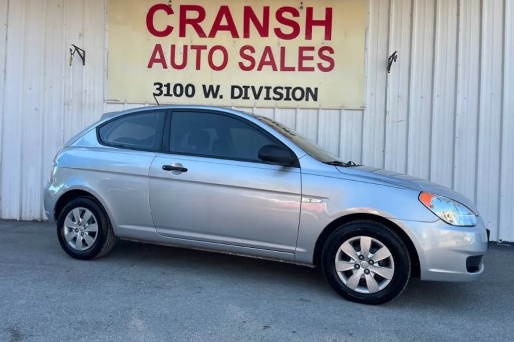 2009 Hyundai Accent GS photo 1