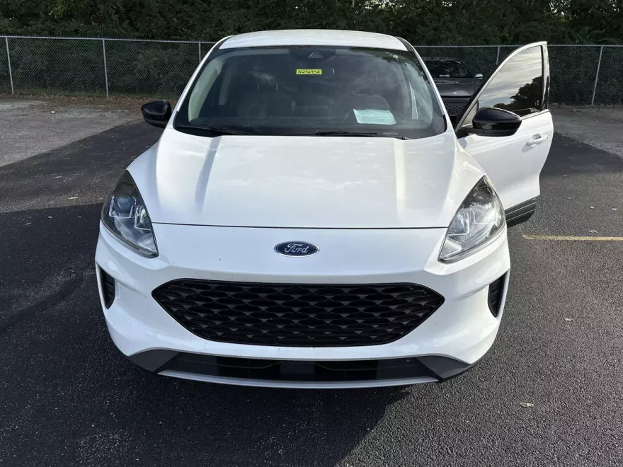 2020 Ford Escape SE Sport Hybrid photo 1