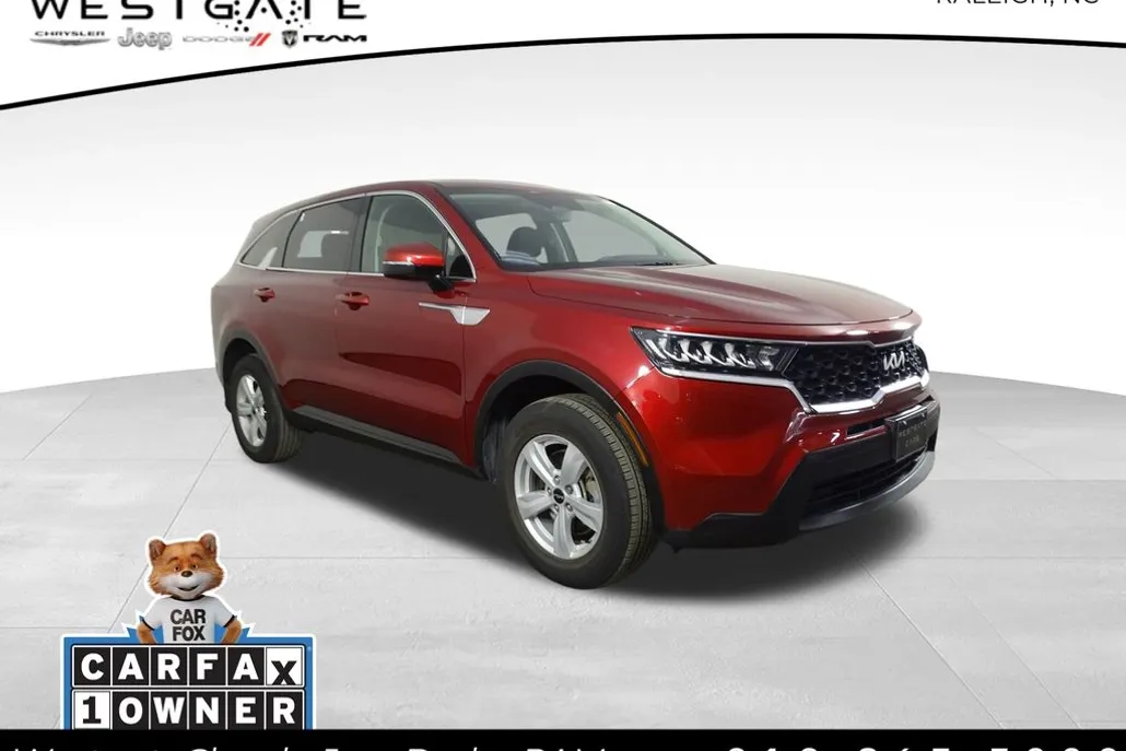 2022 Kia Sorento LX photo 1