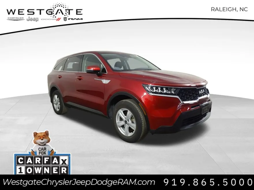 2022 Kia Sorento LX photo 1