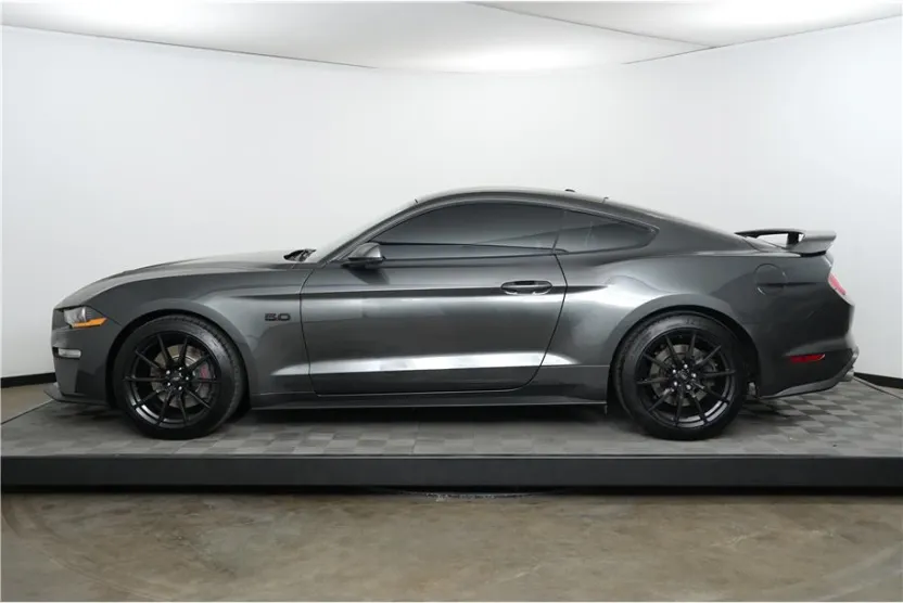 2020 Ford Mustang GT Premium photo 1