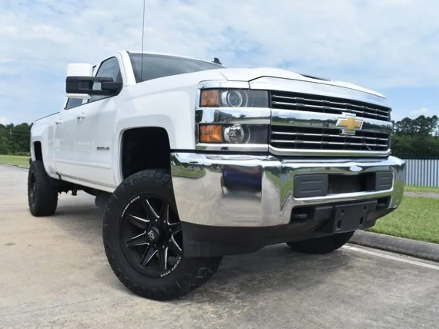 2018 Chevrolet Silverado 2500HD LT photo 1