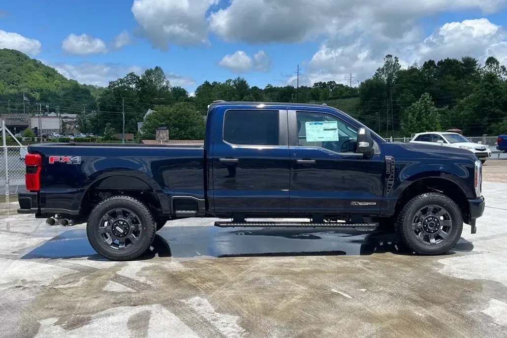 2025 Ford F-250 XL photo 1