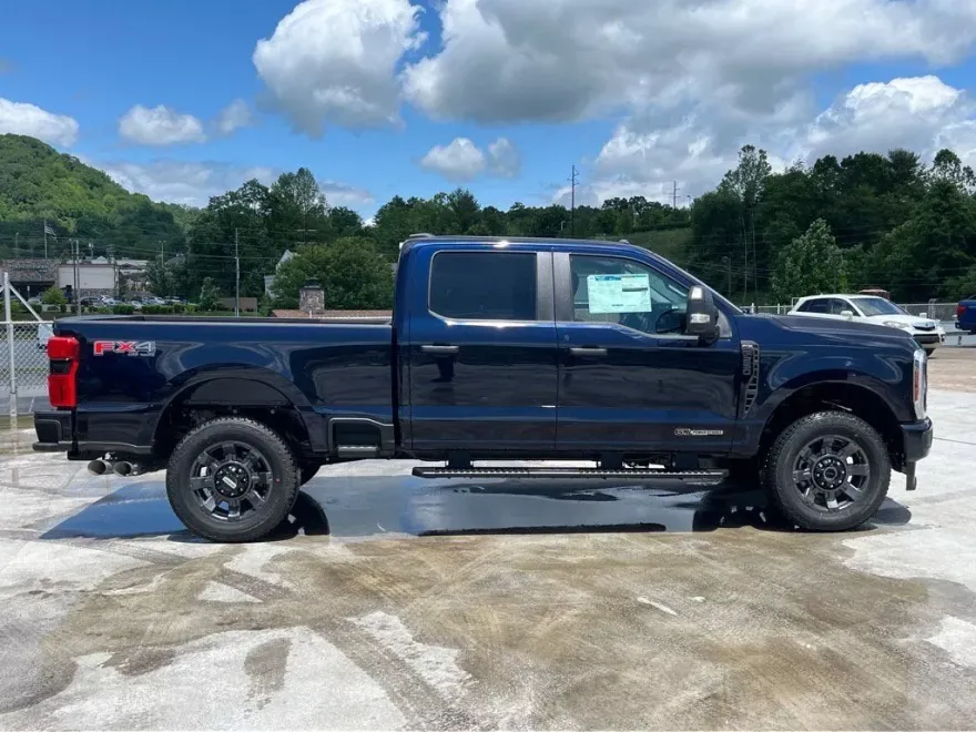 2025 Ford F-250 XL photo 1