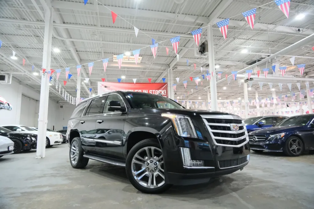 2016 Cadillac Escalade Luxury photo 1