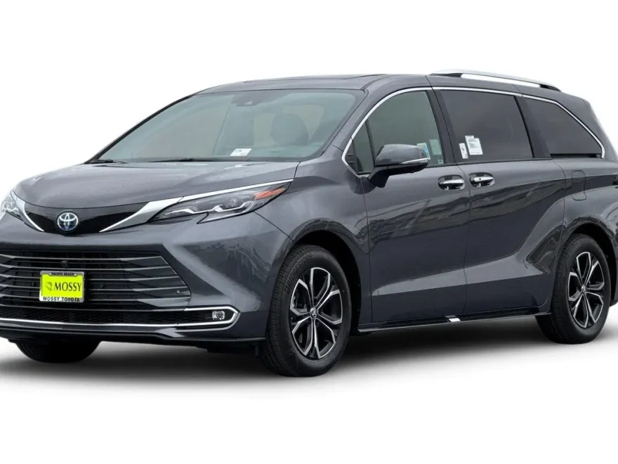 2025 Toyota Sienna Platinum photo 1