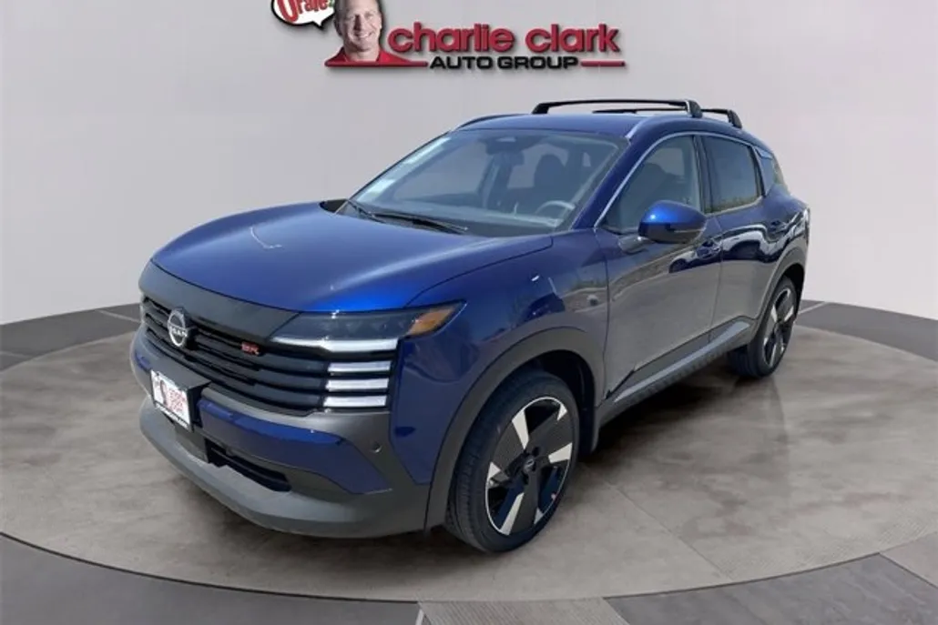 2025 Nissan Kicks SR photo 1