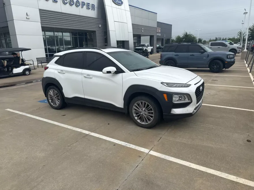2021 Hyundai Kona SEL Plus photo 1