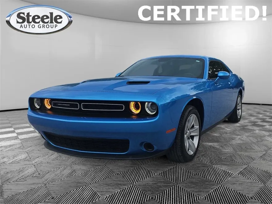 2023 Dodge Challenger SXT photo 1