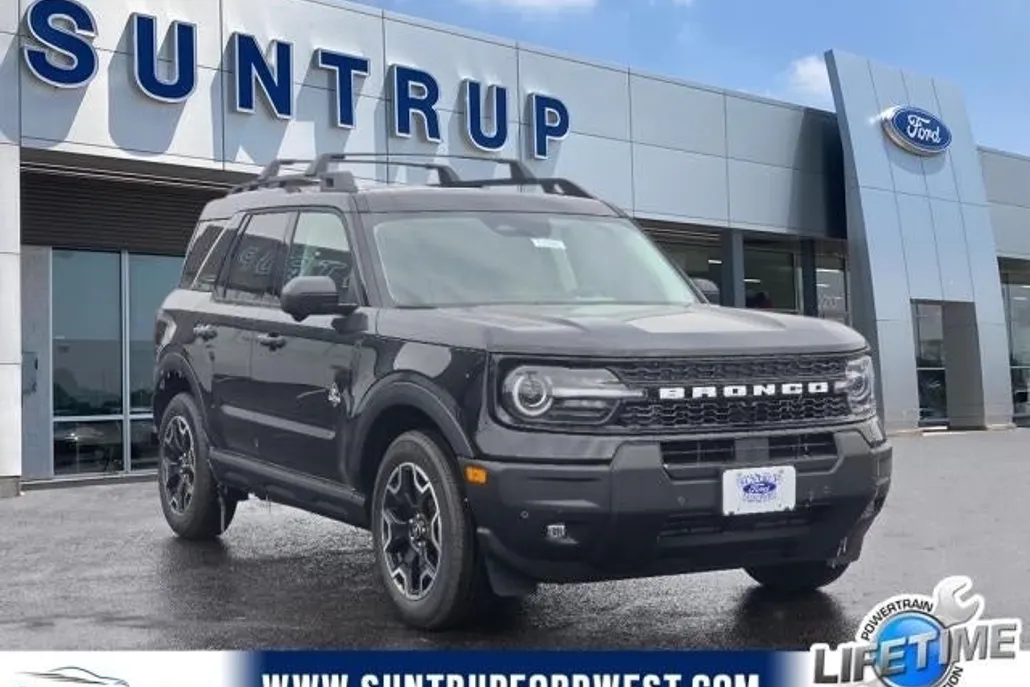 2025 Ford Bronco Sport Outer Banks photo 1
