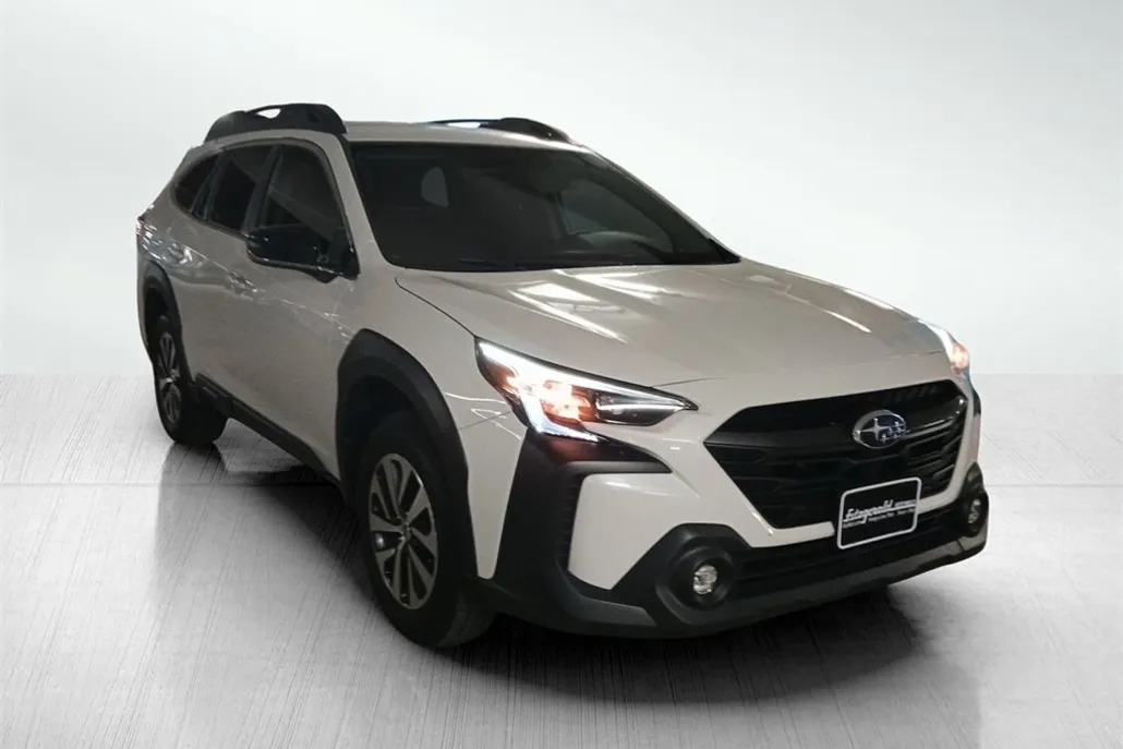 2024 Subaru Outback Premium photo 1