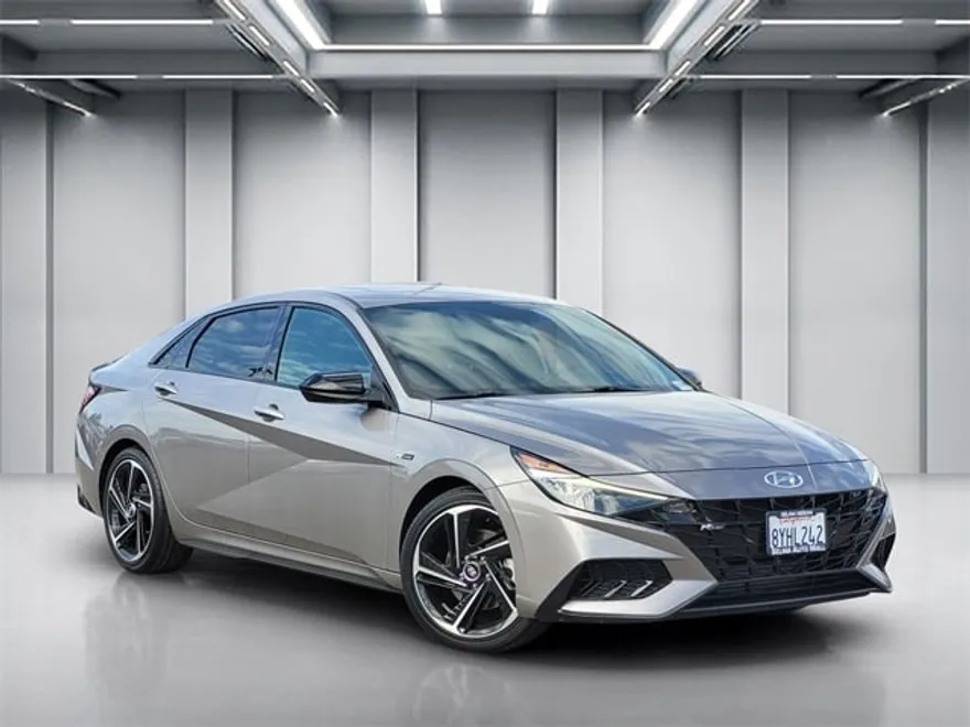 2022 Hyundai Elantra N Line photo 1