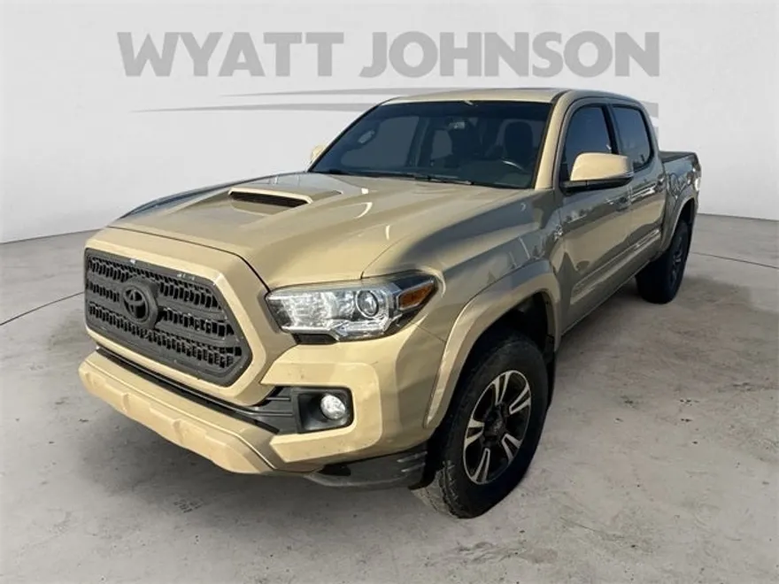 2017 Toyota Tacoma TRD Sport photo 1