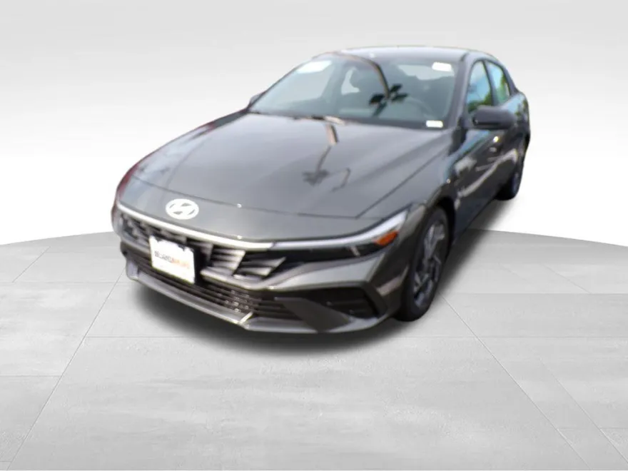 2025 Hyundai Elantra SEL Sport photo 1