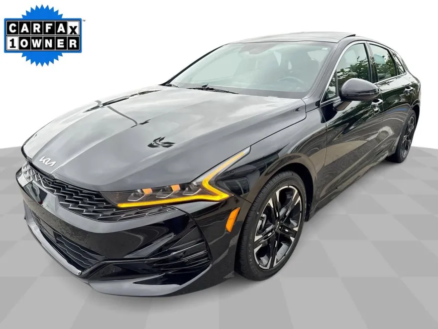 2022 Kia K5 GT-Line photo 1