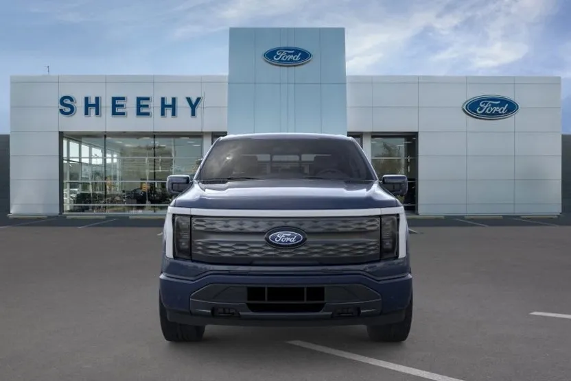 2025 Ford F-150 Lightning Lariat photo 1
