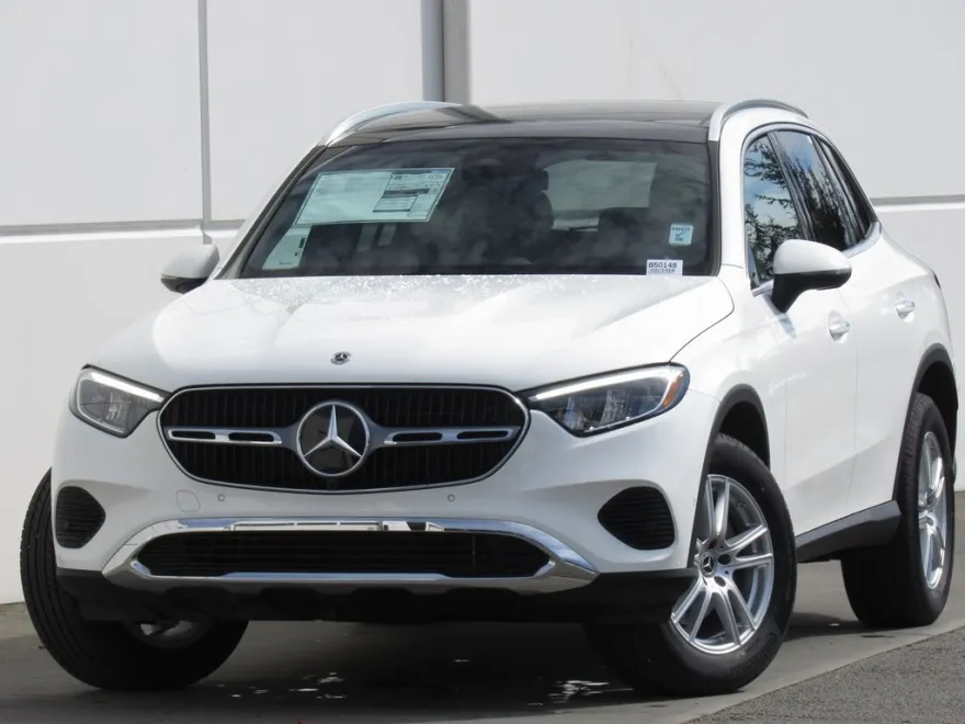 2025 Mercedes Benz GLC 300 4MATIC photo 1