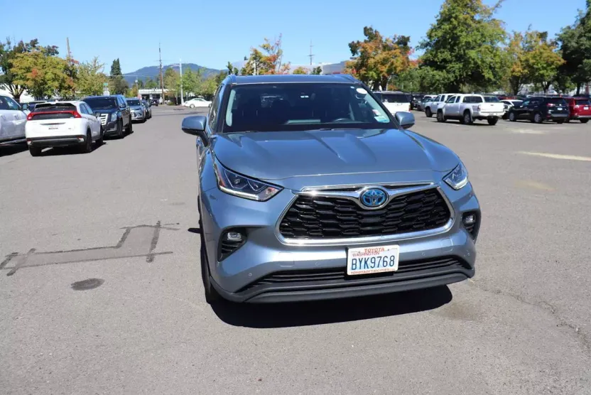 2021 Toyota Highlander Hybrid Limited photo 1