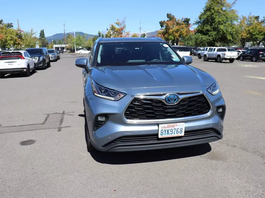 2021 Toyota Highlander Hybrid Limited photo 1