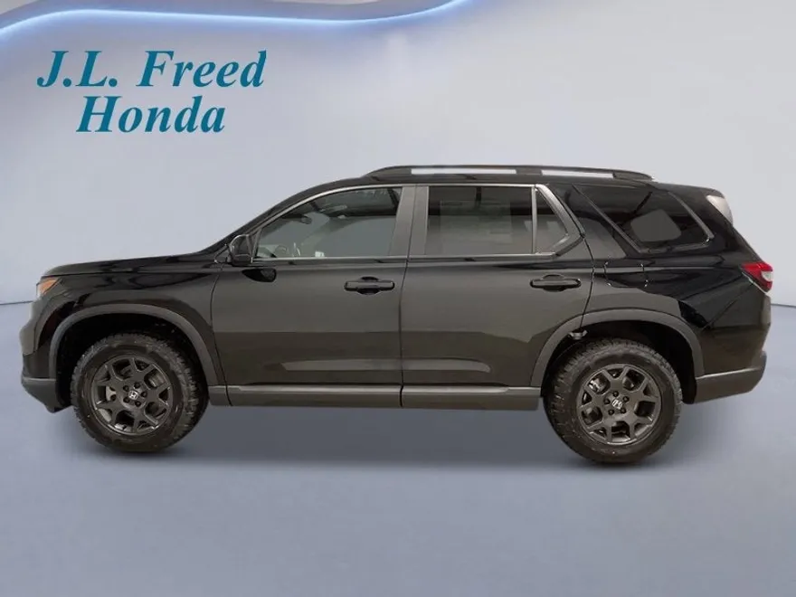 2025 Honda Pilot TrailSport photo 1