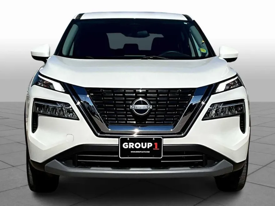 2023 Nissan Rogue SV photo 1