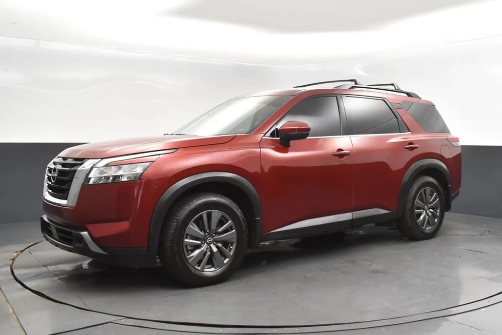 2022 Nissan Pathfinder SV photo 1