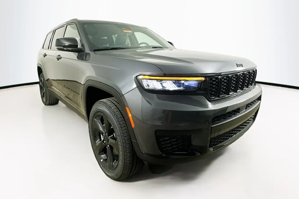 2025 Jeep Grand Cherokee Laredo Altitude X photo 1