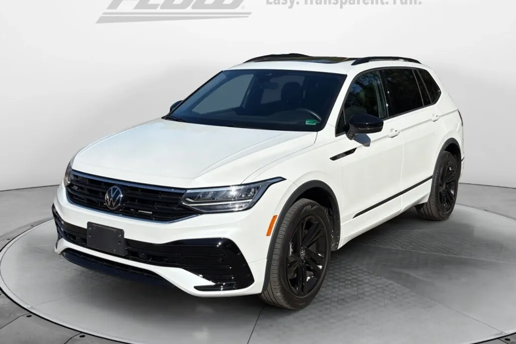 2023 Volkswagen Tiguan SE R-Line Black photo 1
