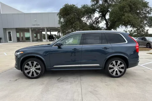 2025 Volvo XC90 Plus photo 2