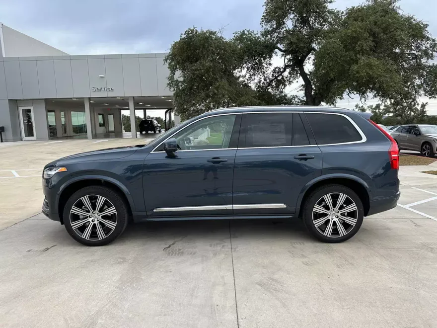 2025 Volvo XC90 Plus photo 2