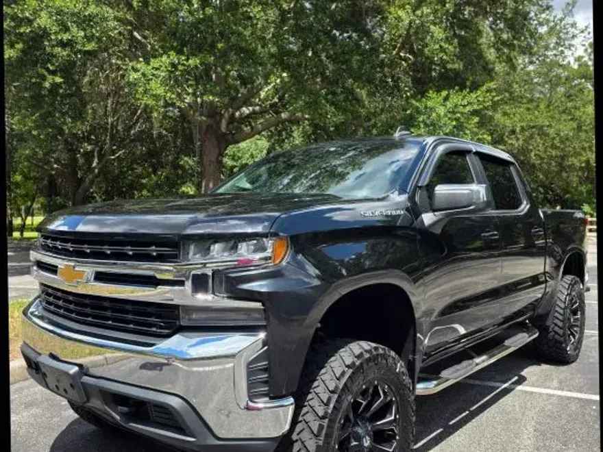 2020 Chevrolet Silverado 1500 LT photo 1