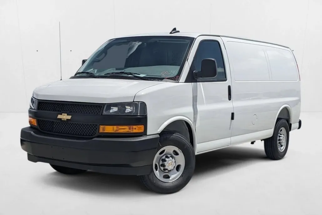 2025 Chevrolet Express Cargo 2500 Base photo 1