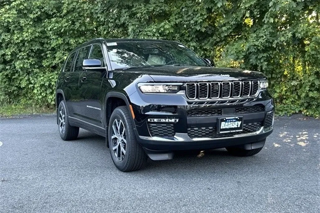 2025 Jeep Grand Cherokee Limited photo 1