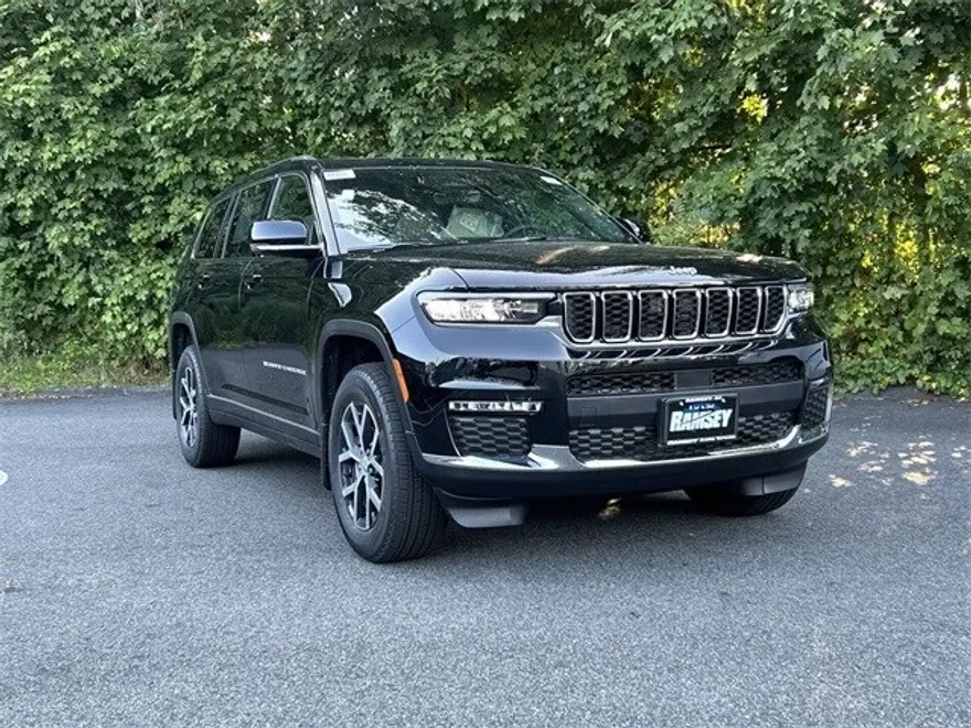 2025 Jeep Grand Cherokee Limited photo 1