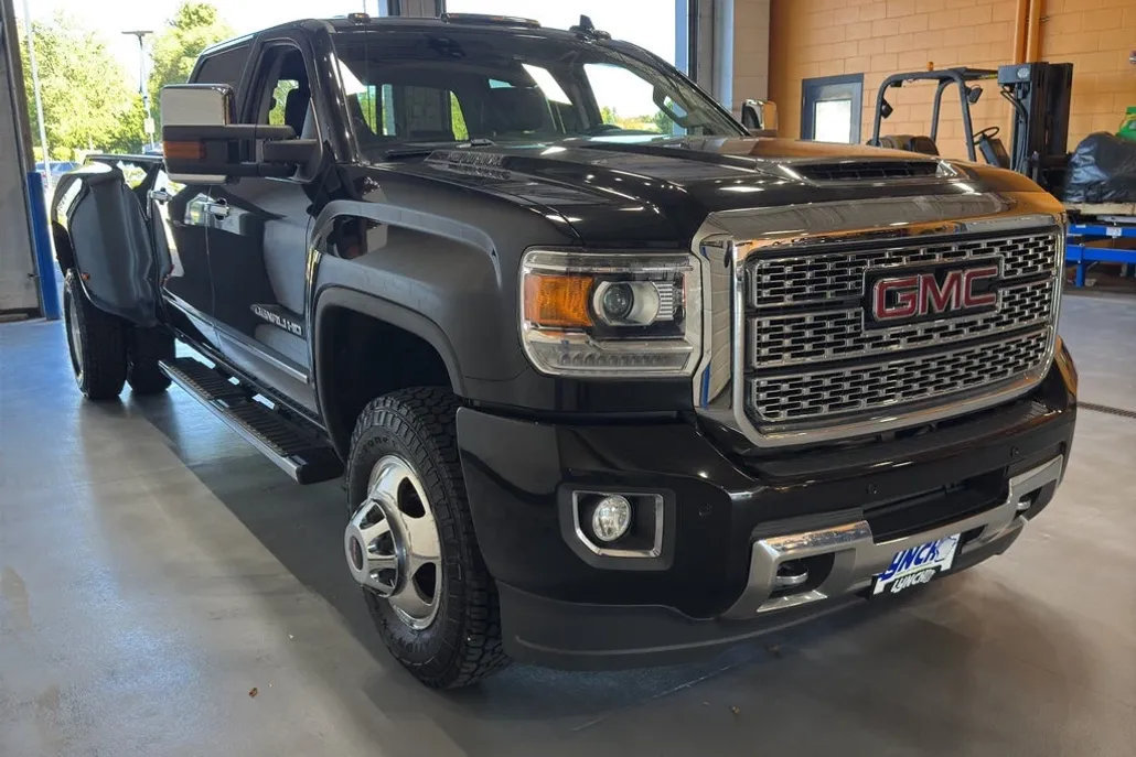 2019 Gmc Sierra 3500 HD Denali photo 1