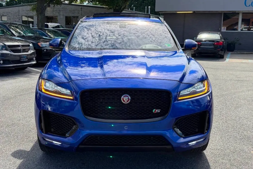 2018 Jaguar F-PACE S photo 1