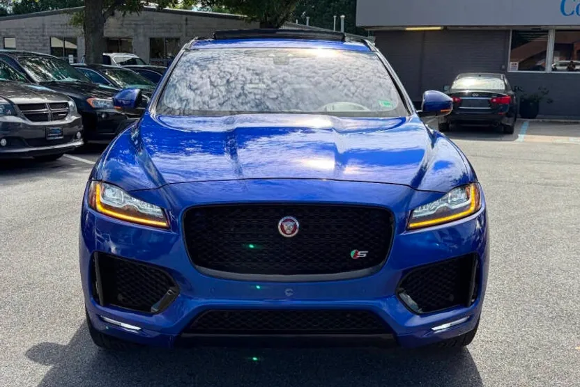 2018 Jaguar F-PACE S photo 1