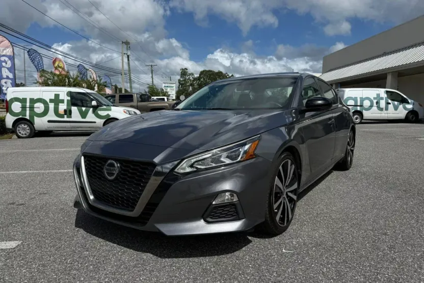 2019 Nissan Altima 2.5 SR photo 1