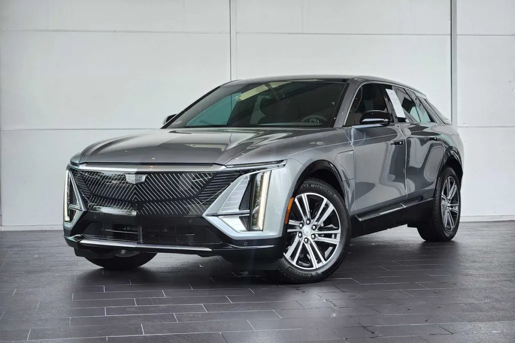 2025 Cadillac Lyriq Luxury photo 1