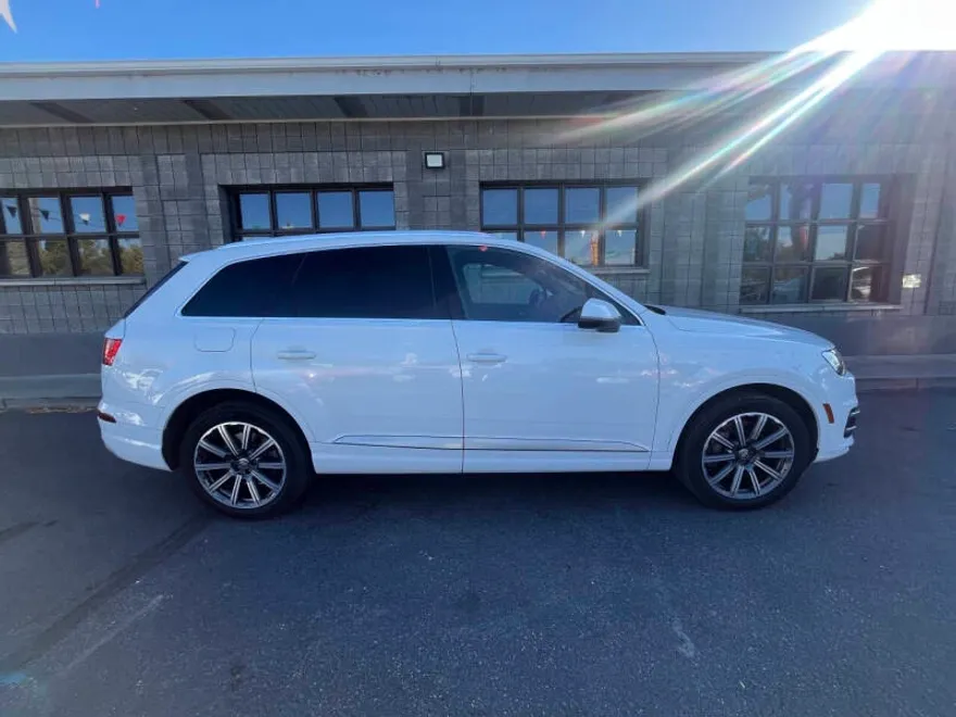 2017 Audi Q7 3.0T Premium Plus photo 1