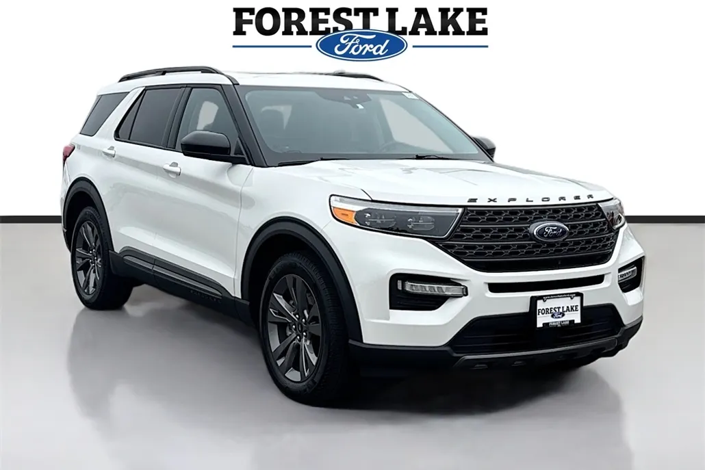 2022 Ford Explorer XLT photo 1