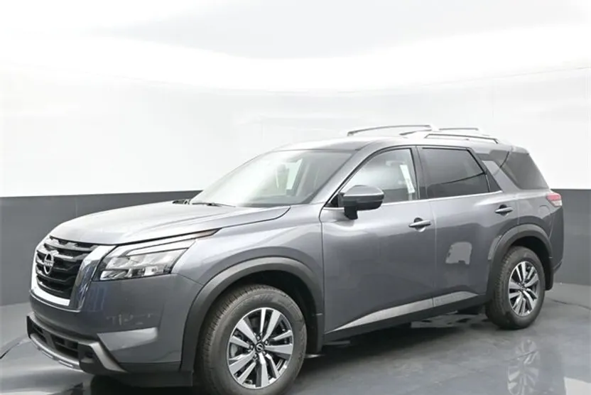 2025 Nissan Pathfinder SL photo 1