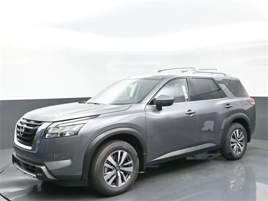 2025 Nissan Pathfinder SL photo 1