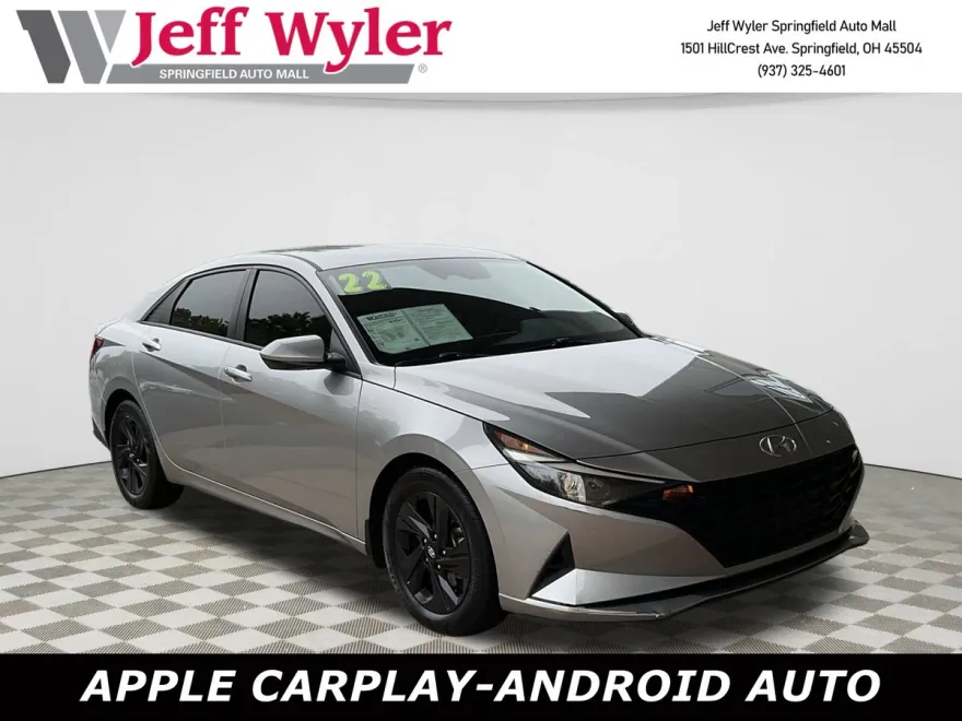 2022 Hyundai Elantra SEL photo 1